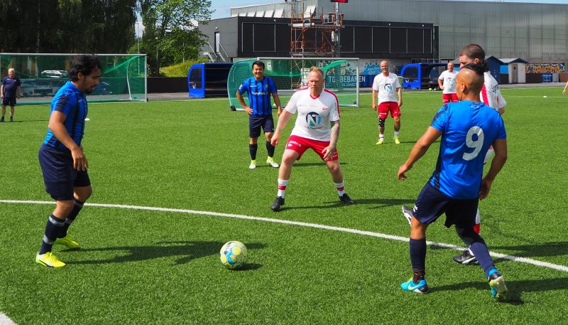 Endelig ble det kamp om ballen igjen da Stabæk og FFK møttes på Nadderud. Foto: Stabæk