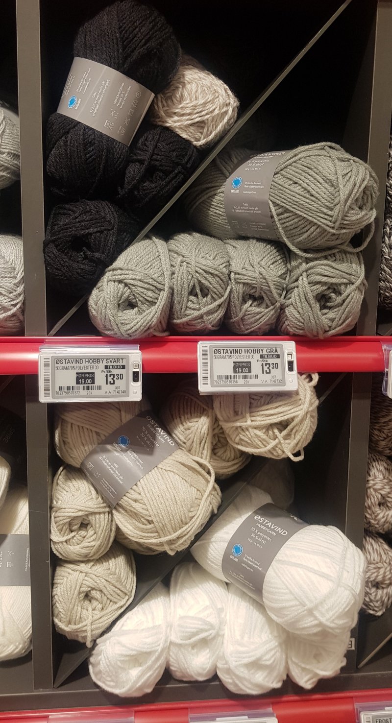 Du finner gatelagsgarnet i mange av Coops ulike butikker. Se etter Fotballstiftelsen-logoen på banderolen.